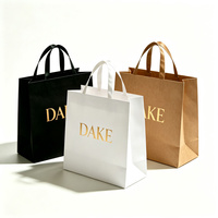 Sac de shopping rectangulaire en papier kraft personnalisé avec fermeture magnétique de luxe et poignée imprimée pour bougies, vêtements, emballage cadeau et logo