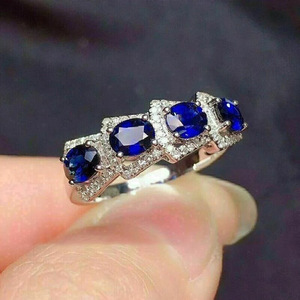 Anello con pietra blu intenso per donna, gioiello da dito vintage elegante e scintillante, accessorio di moda per tutti i giorni e per feste - Product Image 3