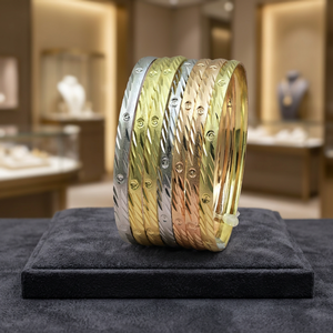 Juego de 7 Brazaletes de Moda para Mujer, Chapados en Oro de 3 Tonos, Joyería Tricolor Multitono, Venta al Por Mayor - Product Image 2