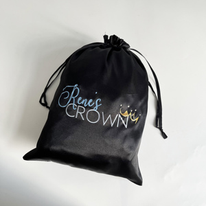 Sac à cordon en satin noir en gros, personnalisé avec logo imprimé par sublimation à chaud, pochette en soie pour perruques, cosmétiques et rangement de cadeaux - Product Image 3