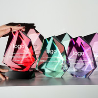 Trophée de récompense personnalisé en cristal coloré poli de haute qualité, durable, gravé au laser, pour événements professionnels et fêtes, avec logo UV
