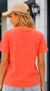 T-shirt décontracté pour femme en maille corail orange à col rond et manches courtes, coupe classique, respirant et écologique, idéal pour l'été - Product Image 4