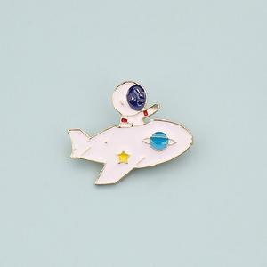 Botones Promocionales al por Mayor con Logotipo Interestelar, Botones de Esmalte en Blanco para Solapa, para Astronautas - Product Image 1