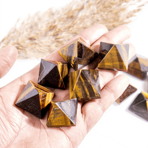 Pyramides en cristal d'œil de tigre naturel polies et gravées en gros, mascotte pour la décoration spirituelle de la maison et le Feng Shui - Product Image 1