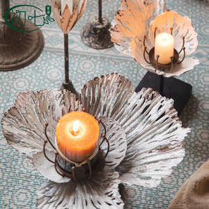 Candelabro de estilo industrial con diseño de loto, diseño vintage envejecido, resistente al calor, decoración para el hogar, accesorios para bodas - Product Image 1