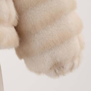 Nuovo Cappotto Corto Invernale da Donna 2026 in Finta Pelliccia con Collo Alto e Chiusura a Bottoni, Caldo e Confortevole - Product Image 5