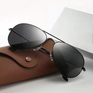 2025 <span class=keywords><strong>Gafas</strong></span> <span class=keywords><strong>de</strong></span> <span class=keywords><strong>sol</strong></span> polarizadas <span class=keywords><strong>de</strong></span> gran tamaño con logotipo personalizado <span class=keywords><strong>para</strong></span> niños Marco <span class=keywords><strong>de</strong></span> metal dorado beige TAC <span class=keywords><strong>para</strong></span> <span class=keywords><strong>niñas</strong></span> pequeñas, niños, <span class=keywords><strong>adolescentes</strong></span> - Product Image 5