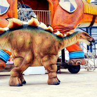 Twee-persoons Stegosaurus dinosauruskostuum met verborgen poten, lichtgewicht, flexibel, op maat gemaakt, maat 5, geluidseffecten, binnen/buiten, tuin