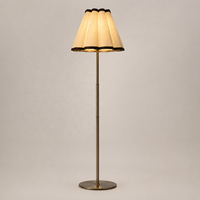 Lampe de table sans fil DC haute et simple avec module LED rechargeable magnétique, télécommande et culot E14 pour la location événementielle