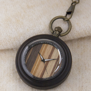 Nuovo Orologio da Tasca Rotondo Vintage in Legno con Catena in Legno Massiccio - Product Image 2