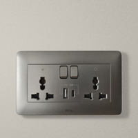 Prise universelle MGA High Standards 250V Twin avec interrupteur et indicateur et hôtel USB Type a & C PD 18W avec logo personnalisé