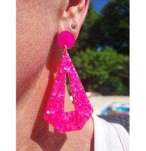 Pendientes de Resina con Diseño Artístico, Hechos a Mano, Ligeros, Ideales para Eventos Especiales, Fiestas y Uso Diario - Product Image 1