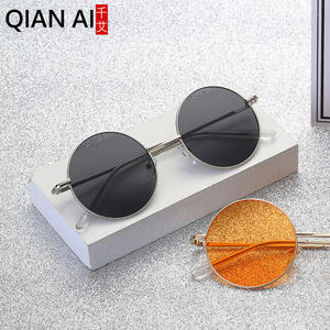 Gafas de Sol Redondas con Degradado para Hombre Qianai, Montura Plateada, Lentes de Mercurio con Protección UV400 Tipo 3, Lentes AC - Product Image 4