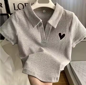 Aime la broderie T-shirt Polo col Orthoshoulder Slim Hotsweet Amérique mode Hottie Simple décontracté en gros Polo pour femmes - Product Image 1