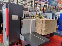 Équipement de post-presse de machine semi-automatique de point du fournisseur de la Chine pour la boîte ondulée