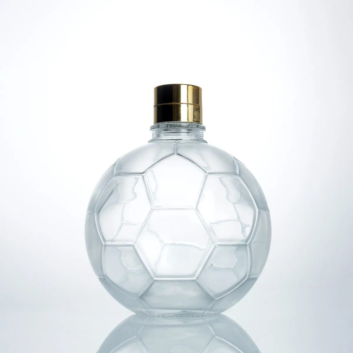 750ml Custom Extra Flint Unique Irregular Meaningful Soccer Shape Tequila Gin Whisky Vodka Spirit Glass Bottle