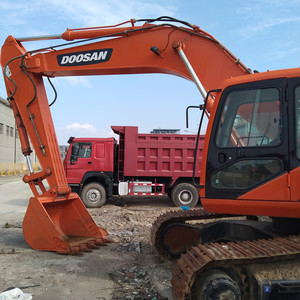รถขุด DOOSAN DX300 มือสอง 30 ตัน เครื่องยนต์คัมมินส์ ปั๊มไฮดรอลิกคาวาซากิ มอเตอร์ วาล์ว KYB ชั่วโมงการใช้งานต่ำ สภาพ 90% ราคาแข่งขัน ปี 202 - Product Image 2