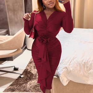 เดรสยาวแขนยาวคอวีลายกุหลาบ ดีไซน์เซ็กซี่สำหรับผู้หญิง แฟชั่นกระโปรงจีบ - Product Image 1