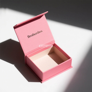 Caja <span class=keywords><strong>de</strong></span> Embalaje Magnética <span class=keywords><strong>de</strong></span> Cartón Rígido con Logotipo Personalizado Hecho a Mano en <span class=keywords><strong>Fábrica</strong></span>, Caja <span class=keywords><strong>de</strong></span> Joyería <span class=keywords><strong>de</strong></span> Lujo Personalizada para Velas y Perfumes - Product Image 2