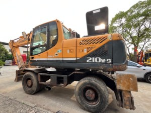 Excavatrice sur pneus Hyundai d'occasion, modèle 210W, 210W-9s, 210W-9t, d'origine coréenne, 21 tonnes, livraison gratuite disponible - Product Image 4