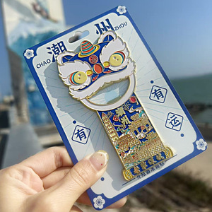 Décapsuleurs en métal modernes et durables personnalisés en gros avec des motifs de dessins animés 3D, aimant et logo en alliage de zinc plat - Product Image 2