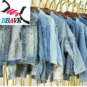 เสื้อแจ็คเก็ตเดนิมลำลองขนาดใหญ่สำหรับผู้หญิงผู้ชาย เสื้อแจ็คเก็ตแบรนด์เนม เสื้อผ้ามือสอง - Product Image 4