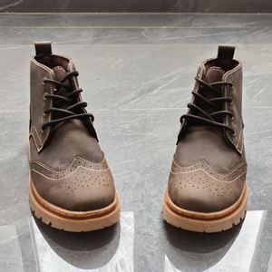 Botas Retro de Otoño, Estilo Nuevo, de Cuero Genuino, Bordadas, para Mujer, Botines Cortos Estilo Brogue, Británicas, para Motocicleta, con Aumento de Altura - Product Image 5