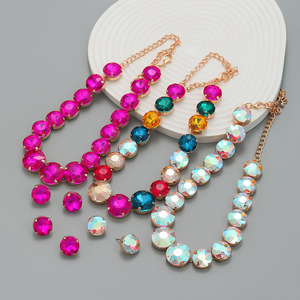 Collier en or avec strass multicolores, grand cristal incrusté, chaîne délicate pour clavicule, pour femmes - Product Image 1