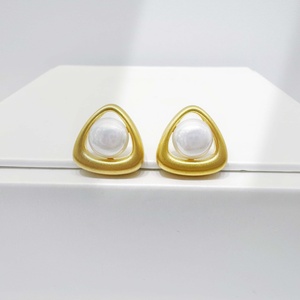 Pendientes de plata de ley 925 personalizados para mujer, para uso diario, con forma de bola redonda, clásicos, retro, chapados en oro, con perlas. - Product Image 4