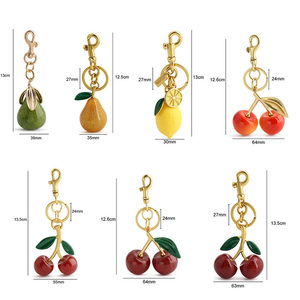 Chaveiro de Zinco Durável com Pingente de Frutas (Cereja, Pera, Maçã) para Mulheres, Acessório de Luxo e Moda para Bolsas, Decoração Fofa para Bolsas e Carteiras - Product Image 5