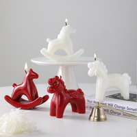 Bougie artisanale de Noël parfumée à l'odeur de cheval, rouge, mignonne, unique, faite à la main, pour les fêtes, décoration de la maison, cadeaux du Nouvel An, fabriquée en Chine