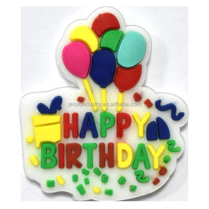 Vente en gros de breloques pour chaussures de joyeux anniversaire cadeau promotionnel accessoire de décoration de chaussures gâteau fête d'anniversaire breloque sabot en caoutchouc pour chaussures - Product Image 6