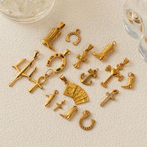 Fe y Fortuna |   Colgantes Vintage con Baño de Oro PVD de 18K: Cruz, Herradura e Hamsa |   Colgantes Impermeables, Hipoalergénicos y Duraderos - Product Image 4