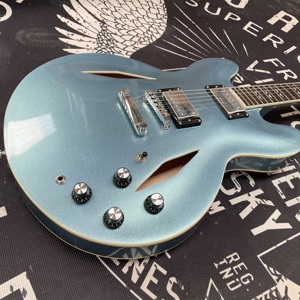 <span class=keywords><strong>Chitarra</strong></span> <span class=keywords><strong>Metal</strong></span> Blue 335 con Tastiera in Palissandro, Corpo in Mogano, Manico in Acero Trattato, Pickup HH, 22 Tasti, Finitura Lucida - Product Image 6