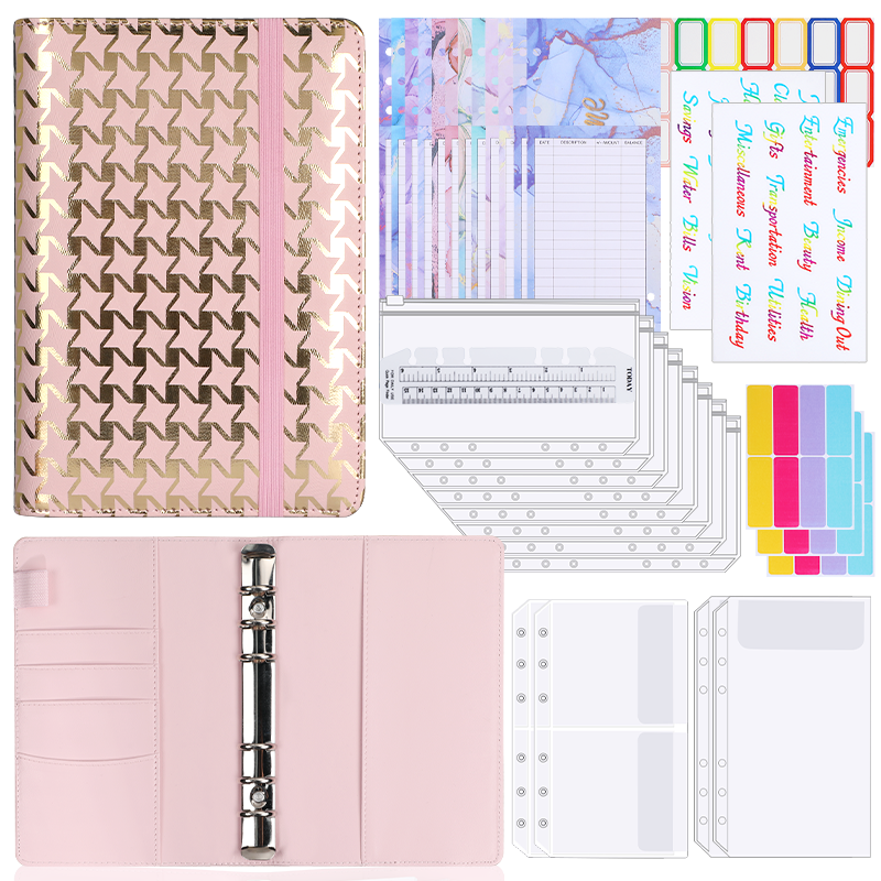 ชุดสีชมพู