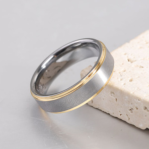 Anillo de Carburo de Tungsteno de 6 mm con Incrustaciones Doradas de Dos Tonos, Anillo de Boda Unisex - Product Image 2