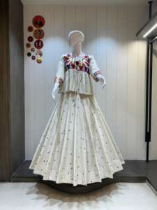 Acheter Blanc Couleur Pur Khadi Coton Tissu Chaniya Choli avec Lourd Butti Travail Traditionnel Navratri Chaniya Choli - Product Image 2