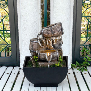 Fontaine d'eau de luxe à énergie solaire de table d'intérieur avec baril à <span class=keywords><strong>whisky</strong></span>, 8 pouces, en résine, design à étages, installation facile - Product Image 1