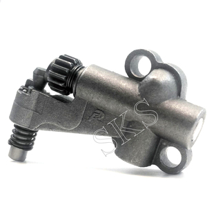 Pompe À huile Remplacer T3073-13550 Convient Pour <span class=keywords><strong>ZENOAH</strong></span>-<span class=keywords><strong>KOMATSU</strong></span> REDMAX EXZ2600 PSZ2401 PSZ2450 PSZ2500 PSZ2600 <span class=keywords><strong>Tronçonneuse</strong></span> Pièces D'outils De Jardin - Product Image 2
