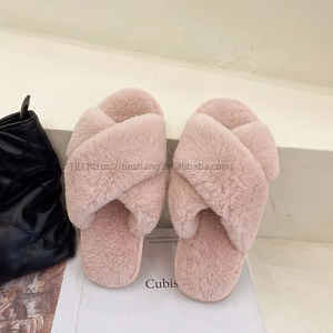 Chaussons chauds et tendance pour femme, à bout ouvert, plats, pour intérieur et extérieur, en fausse fourrure douce et moelleuse - Product Image 3