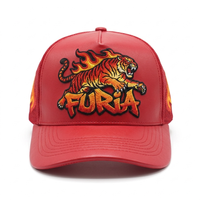 Casquettes de camionneur brodées, casquettes de baseball, patch tigre flamme rouge, visière incurvée, texture cuir, dos en maille respirante