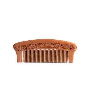 Peigne à barbe en bois de pêche naturel personnalisé avec logo, portable, motif sculpté, pour voyage, vente en gros - Product Image 5