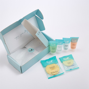 Conjunto de servicios de hotel desechables personalizados de lujo Champú de plástico de lujo moderno con color y logotipo personalizados para uso en aerolíneas - Product Image 5