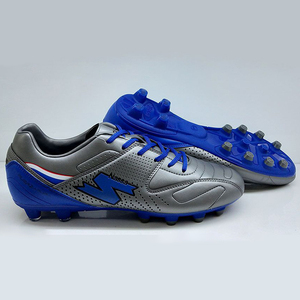 En stock Meilleure vente Style Usine Directement Hommes Sports <span class=keywords><strong>Football</strong></span> Chaussures <span class=keywords><strong>Football</strong></span> Chaussures Intérieur Semelle Extérieure Gazon (1 Cartons/30 Paires) - Product Image 3