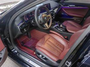 <span class=keywords><strong>BMW</strong></span> 530Li XDrive M Sport 2.0T Turbo Manual Usado 2020, Asientos de Cuero Izquierdos, Interior Negro y Rojo, 30000KM, Equipamiento Completo, Bien Mantenido - Product Image 4