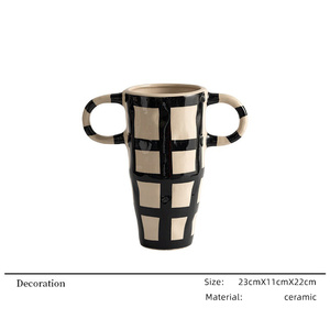 Vases à fleurs en céramique modernes faits à la main, glaçure mate, ornements décoratifs pour la décoration intérieure, pour table ou salon - Product Image 3