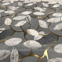 Mosaïque de carreaux en marbre gris poli et laiton, design irrégulier, carrelage mural, décoration intérieure