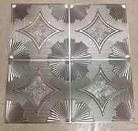 Panneaux de plafond décoratifs en PVC 3D sculptés, motif éventail, installation facile, plafond suspendu pour la décoration des espaces commerciaux