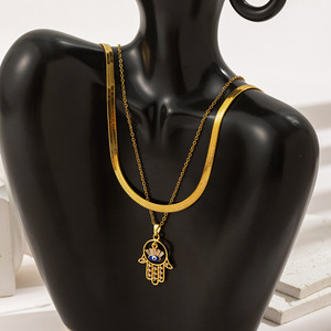 La mano della collana di palma dell'occhio del diavolo Unisex acciaio al titanio con zircone alla moda stile religioso - Product Image 4