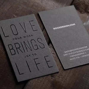 <span class=keywords><strong>Biglietti</strong></span> da <span class=keywords><strong>Visita</strong></span> di Lusso Personalizzati con Goffratura 3D e Rivestimento UV su <span class=keywords><strong>Carta</strong></span> Nera Artistica con Logo per Promozione Aziendale e Branding - Product Image 2